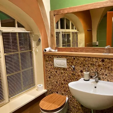 ベッド・アンド・ブレックファスト Muzikafe - Of Culture 3*