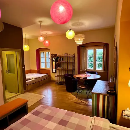 Muzikafe - Of Culture Bed & Breakfast
