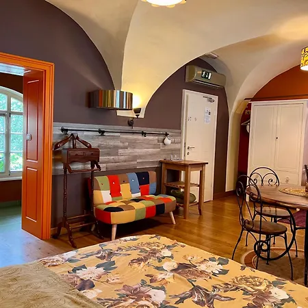Muzikafe - Of Culture Bed & Breakfast