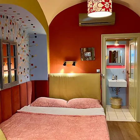 Muzikafe - Of Culture Bed & Breakfast