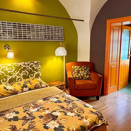 Muzikafe - Of Culture Bed & Breakfast *
