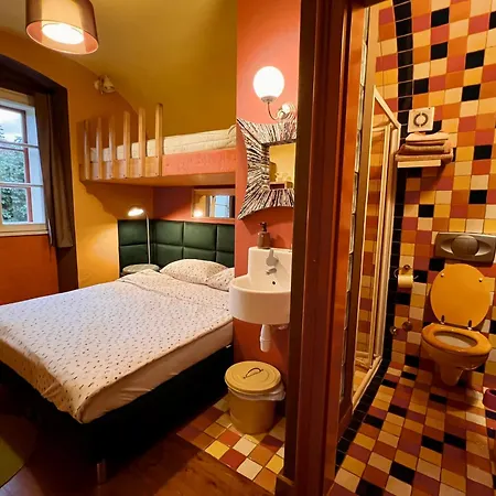 Muzikafe - Of Culture Bed & Breakfast *