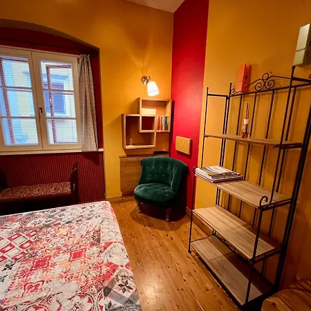 Muzikafe - Of Culture Bed & Breakfast *