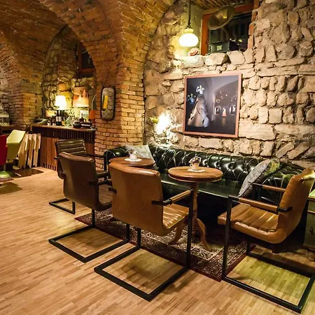 Bed & Breakfast Muzikafe - Of Culture