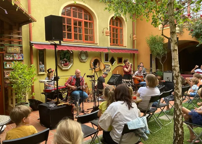 Muzikafe - Of Culture Bed and Breakfast