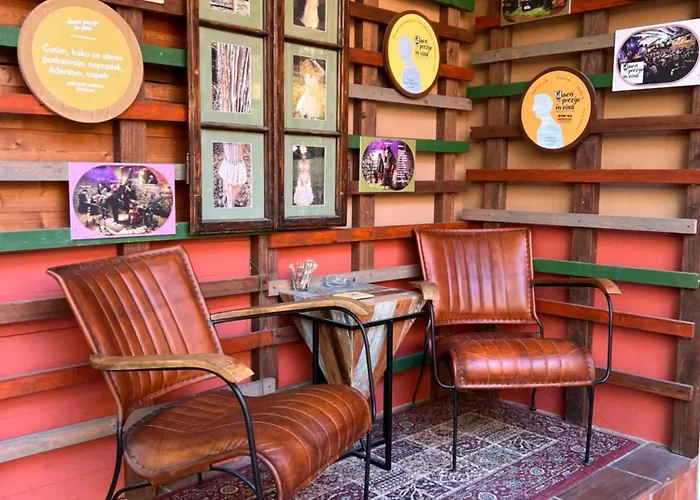 Muzikafe - Of Culture 3* Πτούι