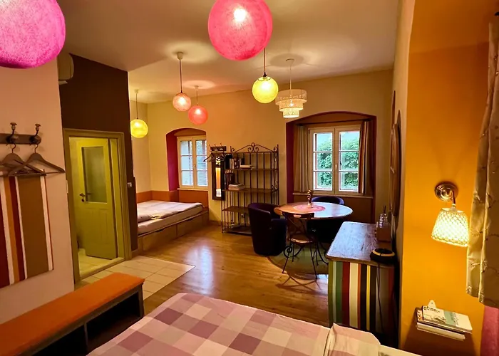 Muzikafe - Of Culture Bed and Breakfast