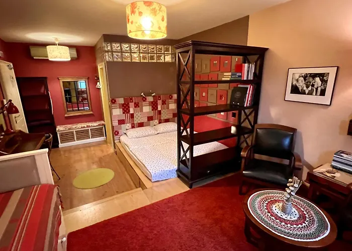 Muzikafe - Of Culture Bed and Breakfast