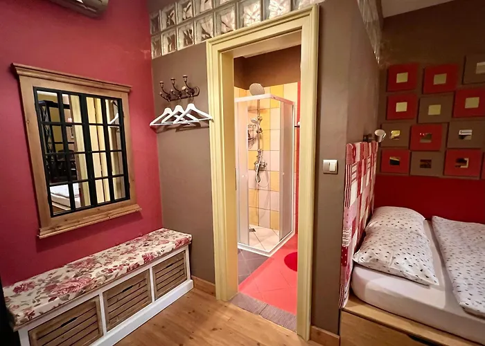 Muzikafe - Of Culture 3* Πτούι