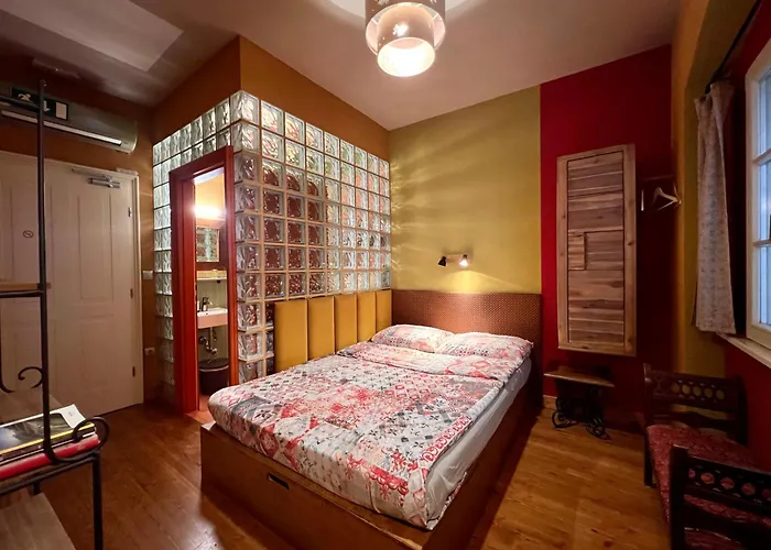 Bed and Breakfast Muzikafe - Of Culture Πτούι