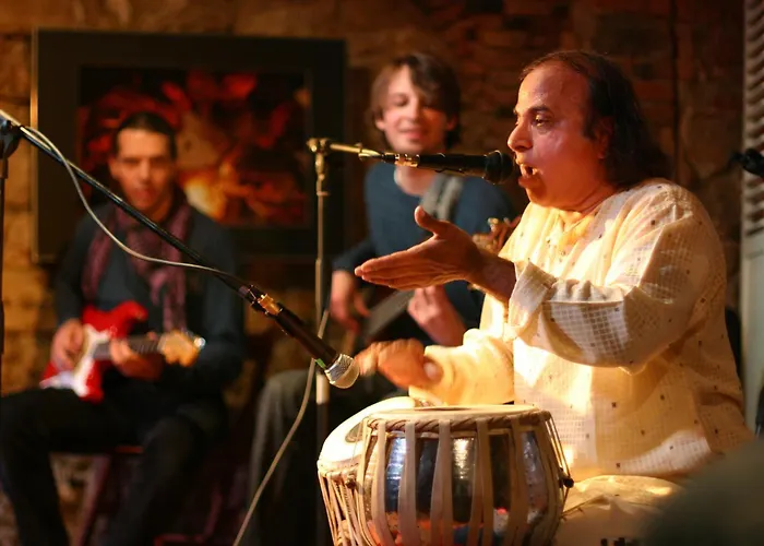 Muzikafe - Of Culture Bed and Breakfast