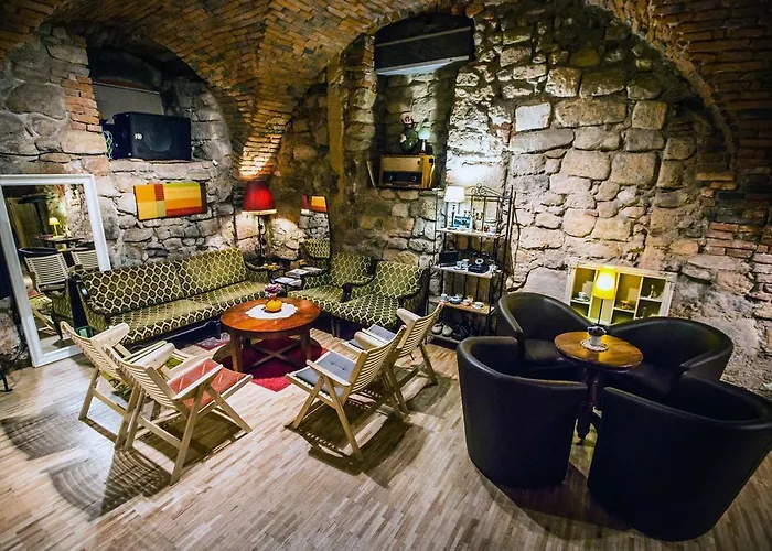 Muzikafe - Of Culture 3* Πτούι